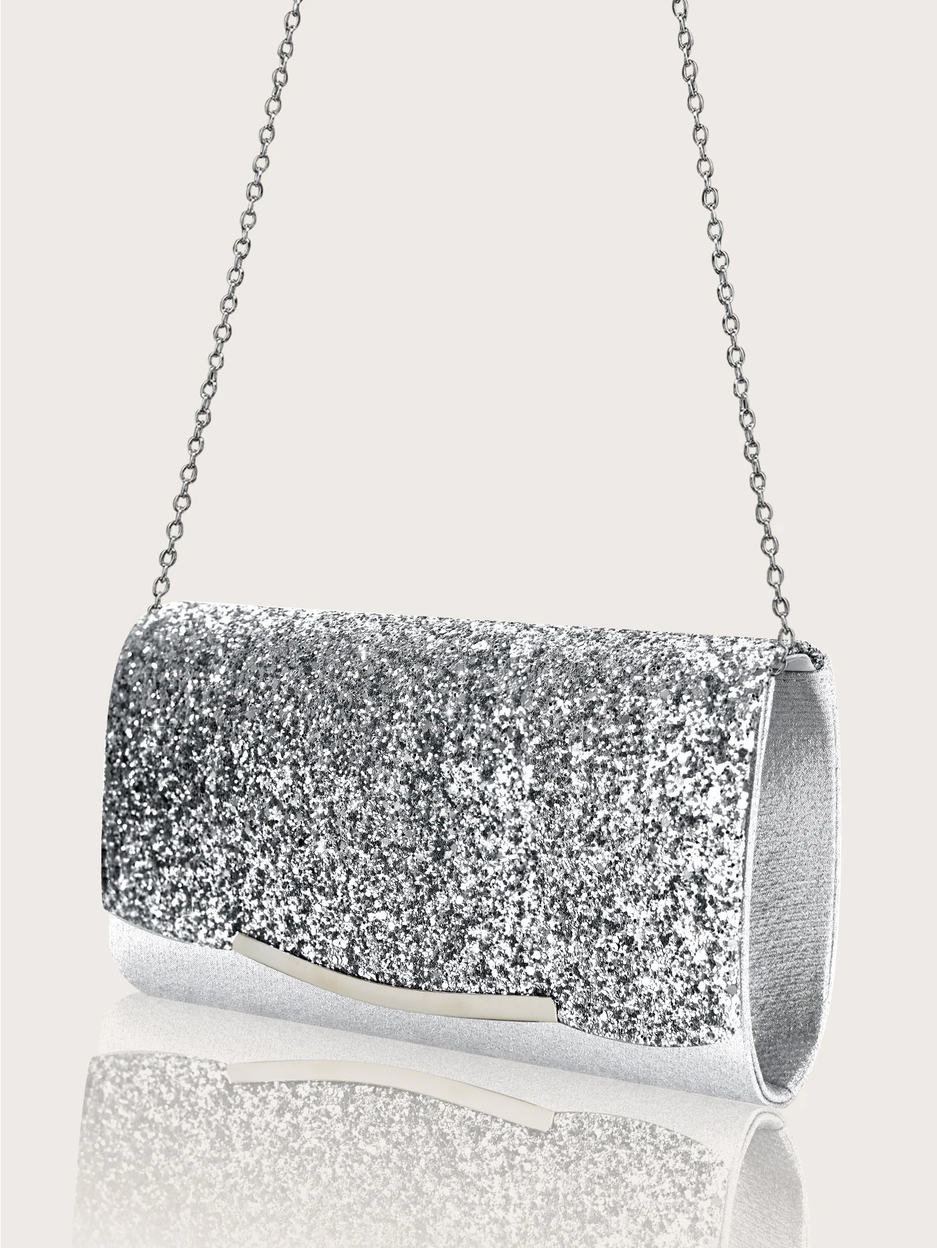 Romantic and stylish sequined women&