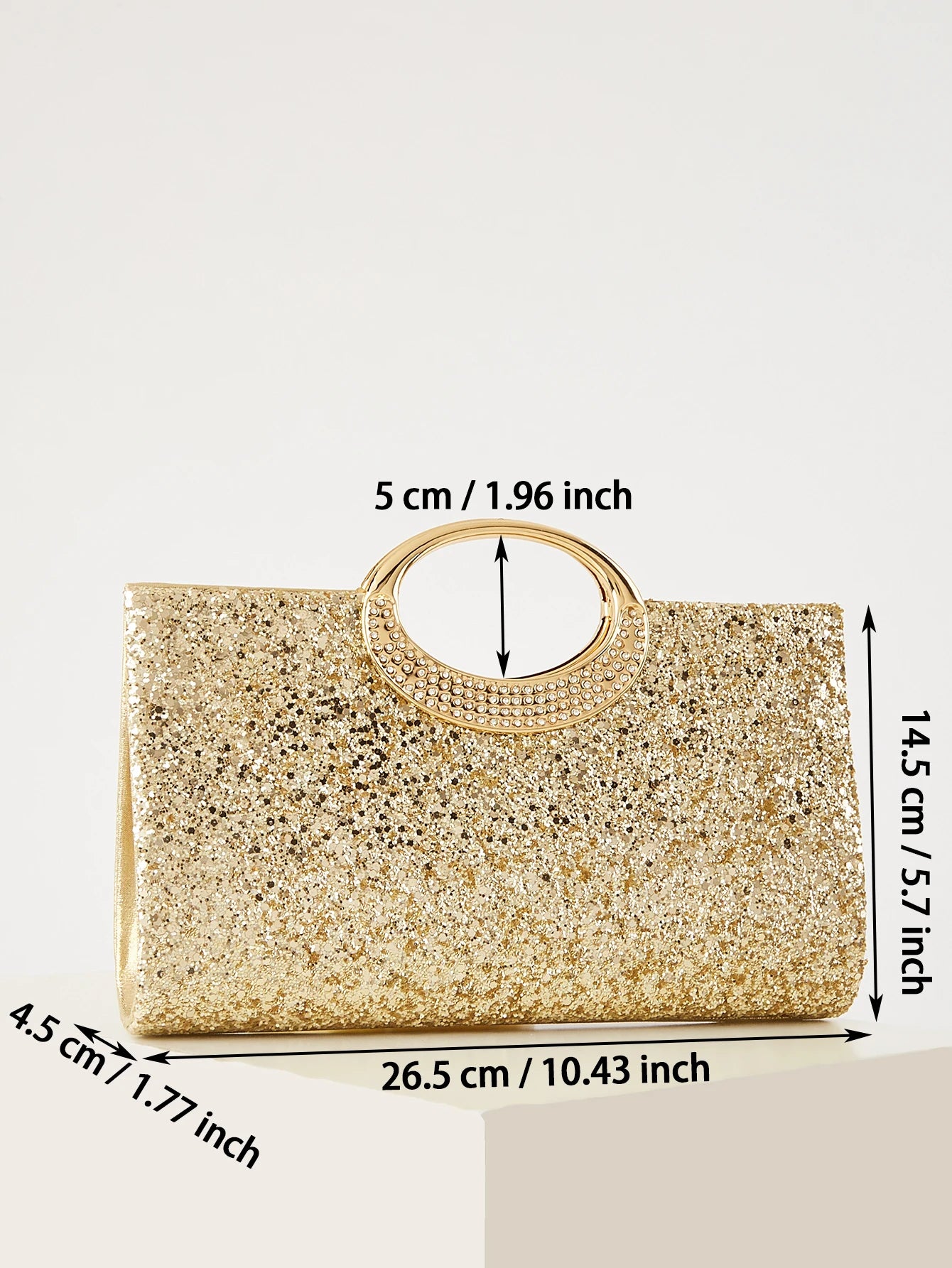 Shiny, luxurious, beautiful, elegant handbag, exquisite and fashionable chain evening bag, suitable as a gift.
