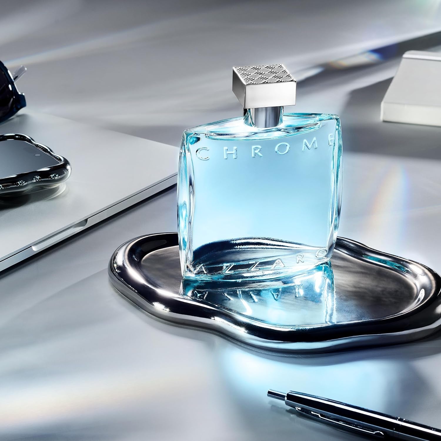 Azzaro Chrome Eau De Toilette - Fresh Aquatic Mens Cologne - Citrus, Woody, Musky Fragrance -Fresh tes of Bergamot - Everyday Wear - Classic Summer Beach Scent - Luxury Perfumes for Men