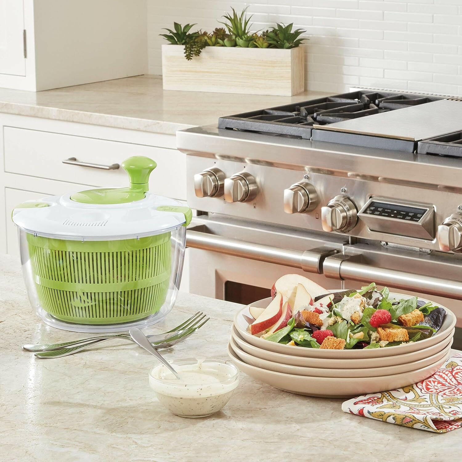 Salad Spinner with Easy-To-Spin Knob (CTG-00-SASC)