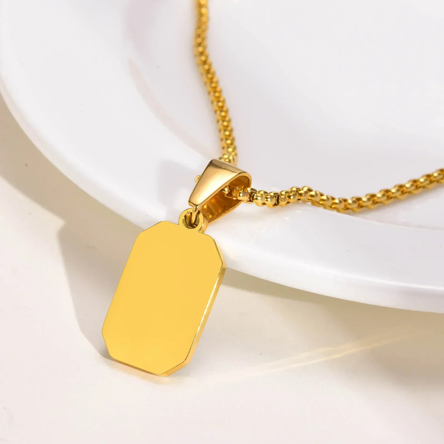 2024 New Gold Color Mens Geometric Square Necklaces for Men Black Enamel Rectang