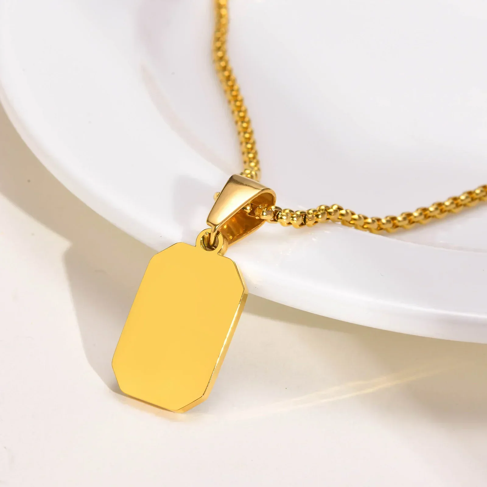 2024 New Gold Color Mens Geometric Square Necklaces for Men Black Enamel Rectang