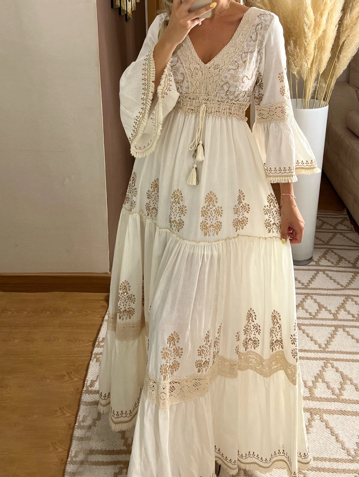 Elegant Floral Print Maxi Dress with Lace V-Neck and Long Sleeves for Women