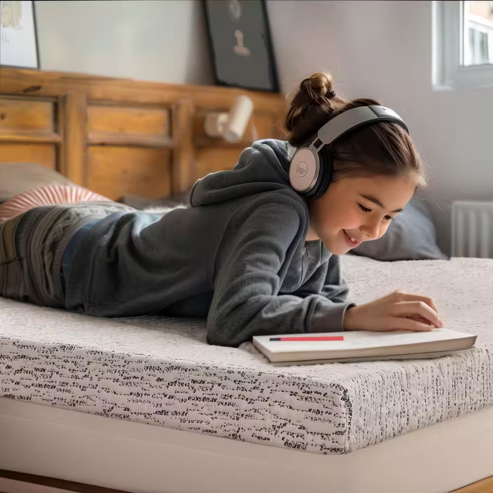 Medium 4 In. Queen Cooling Gel-Infused Memory Foam Mattress Topper with Removabl