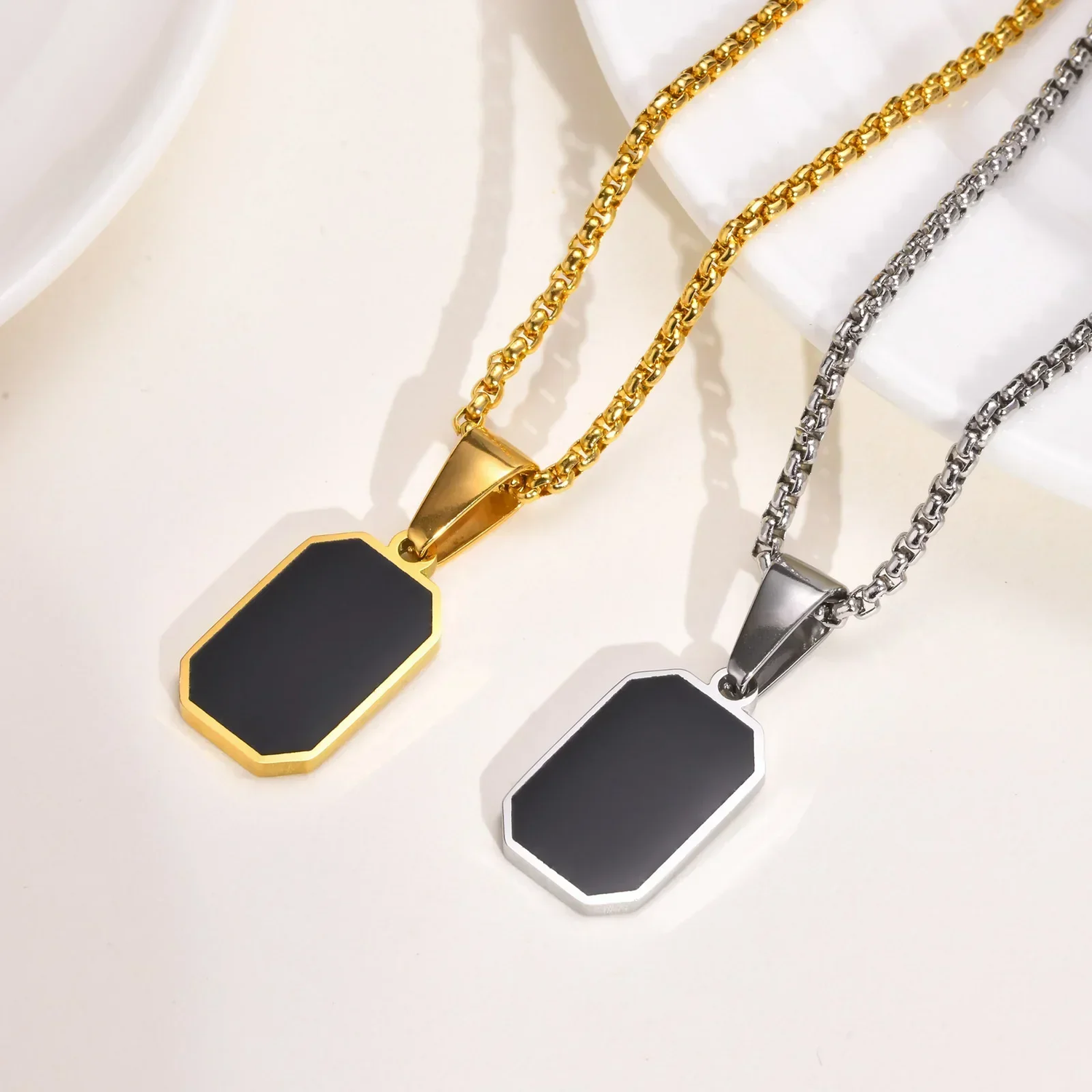 2024 New Gold Color Mens Geometric Square Necklaces for Men Black Enamel Rectang