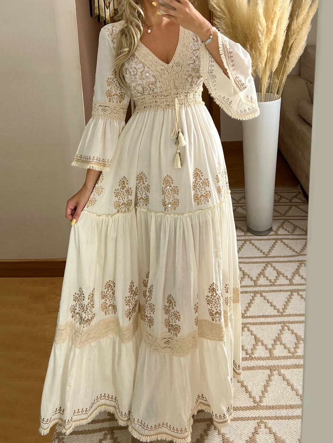 Elegant Floral Print Maxi Dress with Lace V-Neck and Long Sleeves for Women