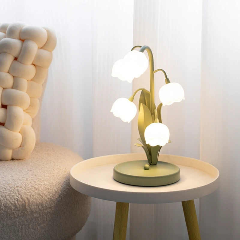Vintage Floral Table Lamp for the Home, 5 Lily Nightstand Lamp in 3 Color Patter